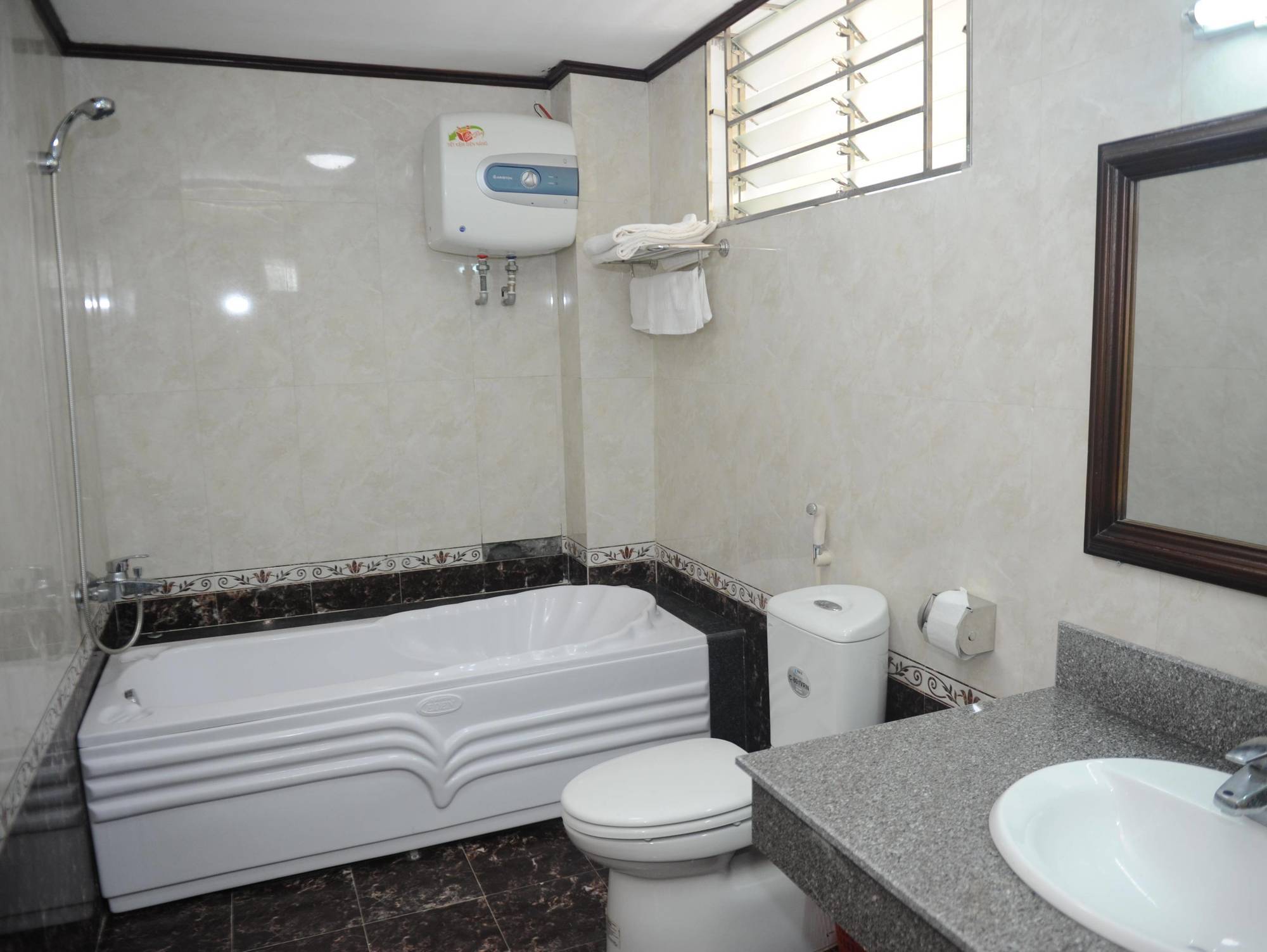 Hoa Phuong Hotel Hai Phong Exterior photo